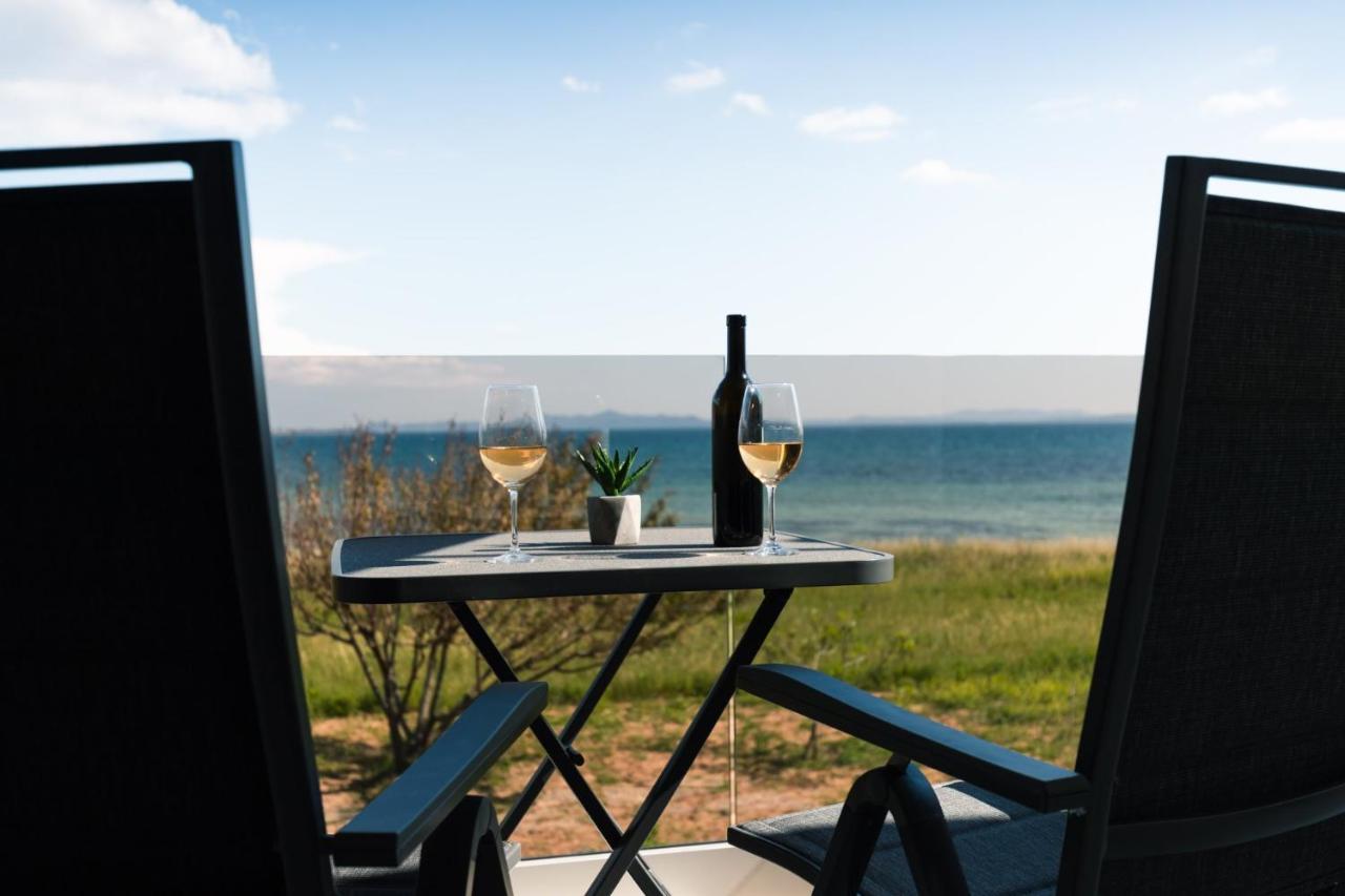 Beachfront Reiterer Villa V2 With Seaview 30 Meters From The Beach - Crowonder Luxury Rent Privlaka  Exterior foto